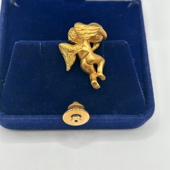 Vintage Avon Gold Pearl Angel Brooch - Picture 2 of 8